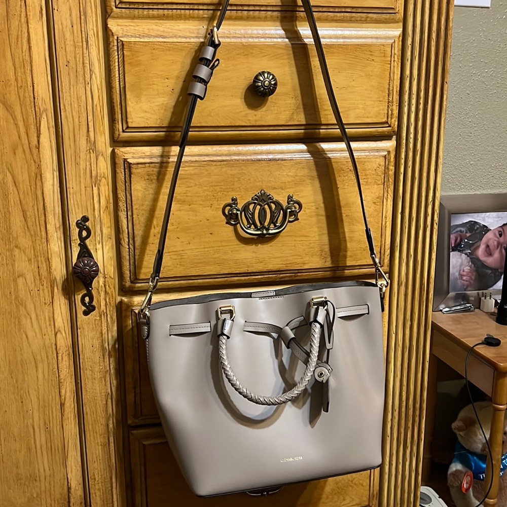 Michael Kors taupe bag